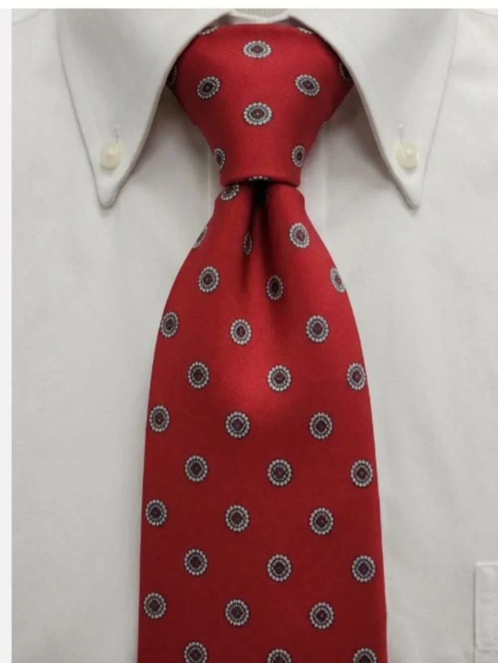 Brooks Brothers Mens Red Silk Geometric Medallion Tie Made In USA Luxury Necktie
